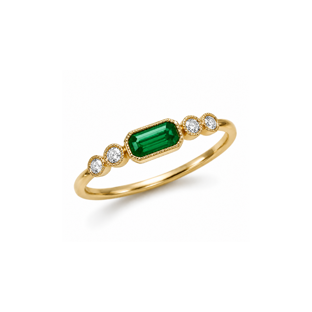 Anillo de Brillantes y Esmeralda Rectangular Central en Oro Amarillo 18Kt.