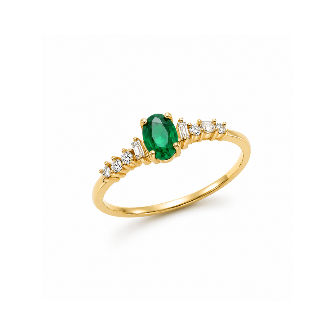 Anillo Oro Amarillo, Brillantes y Esmeralda Oval Central 14Kt.