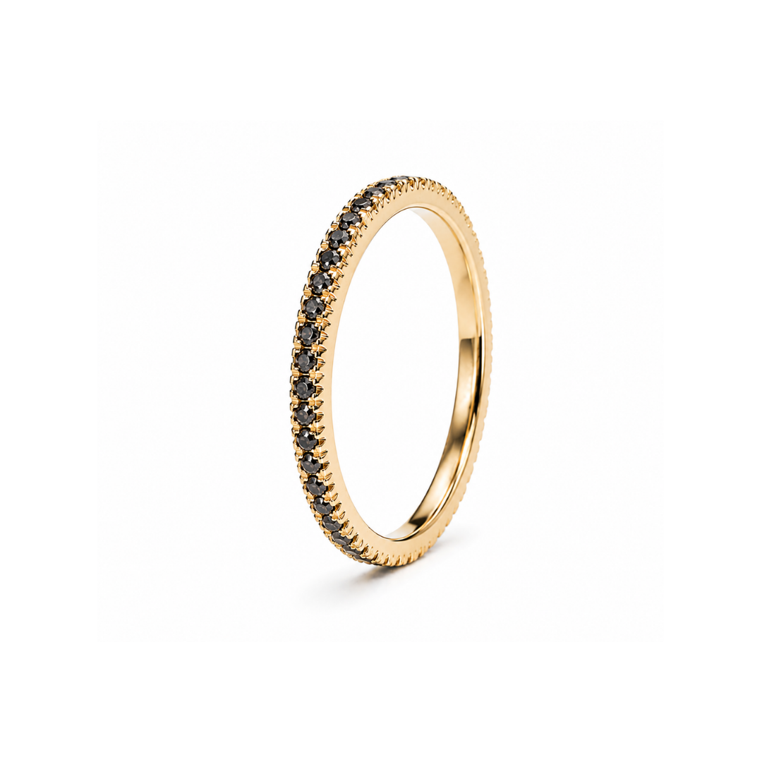 Anillo Cintillo de Brillantes Negros en Oro Amarillo 18Kt.