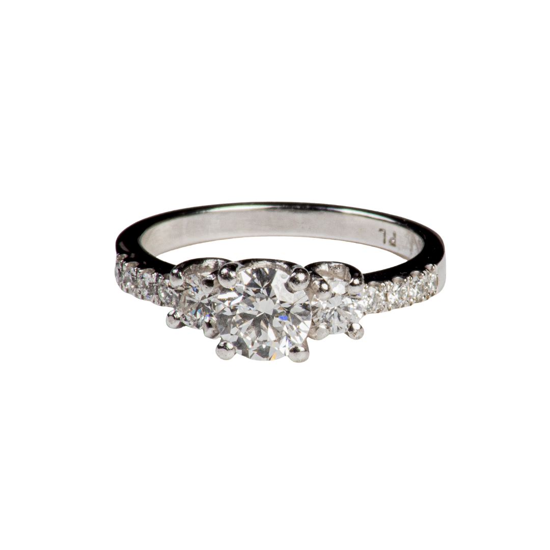 Anillo Platino Tricillo con Brillantes en Cintillo.