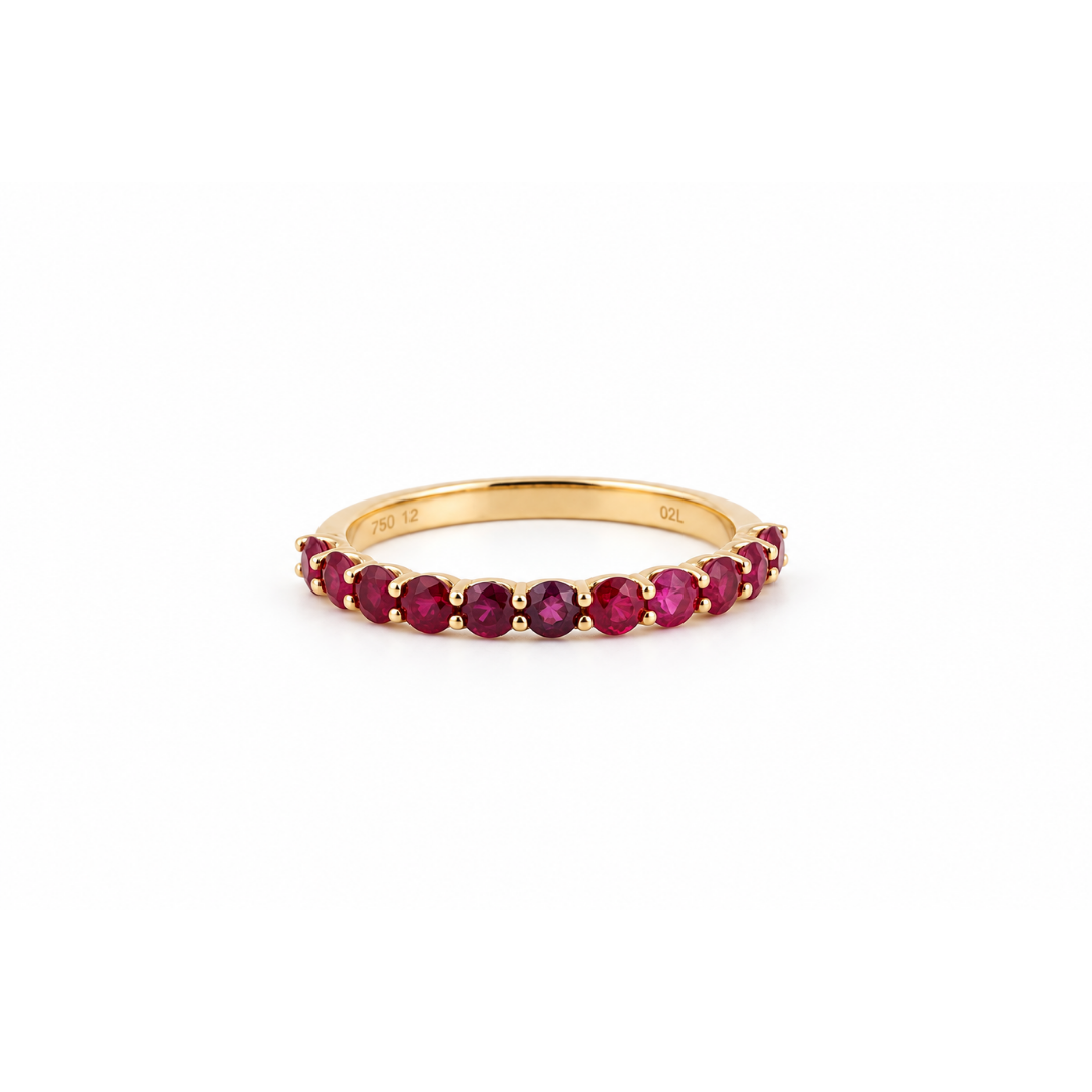 Anillo Medio Cintillo de Rubíes Oro Amarillo.