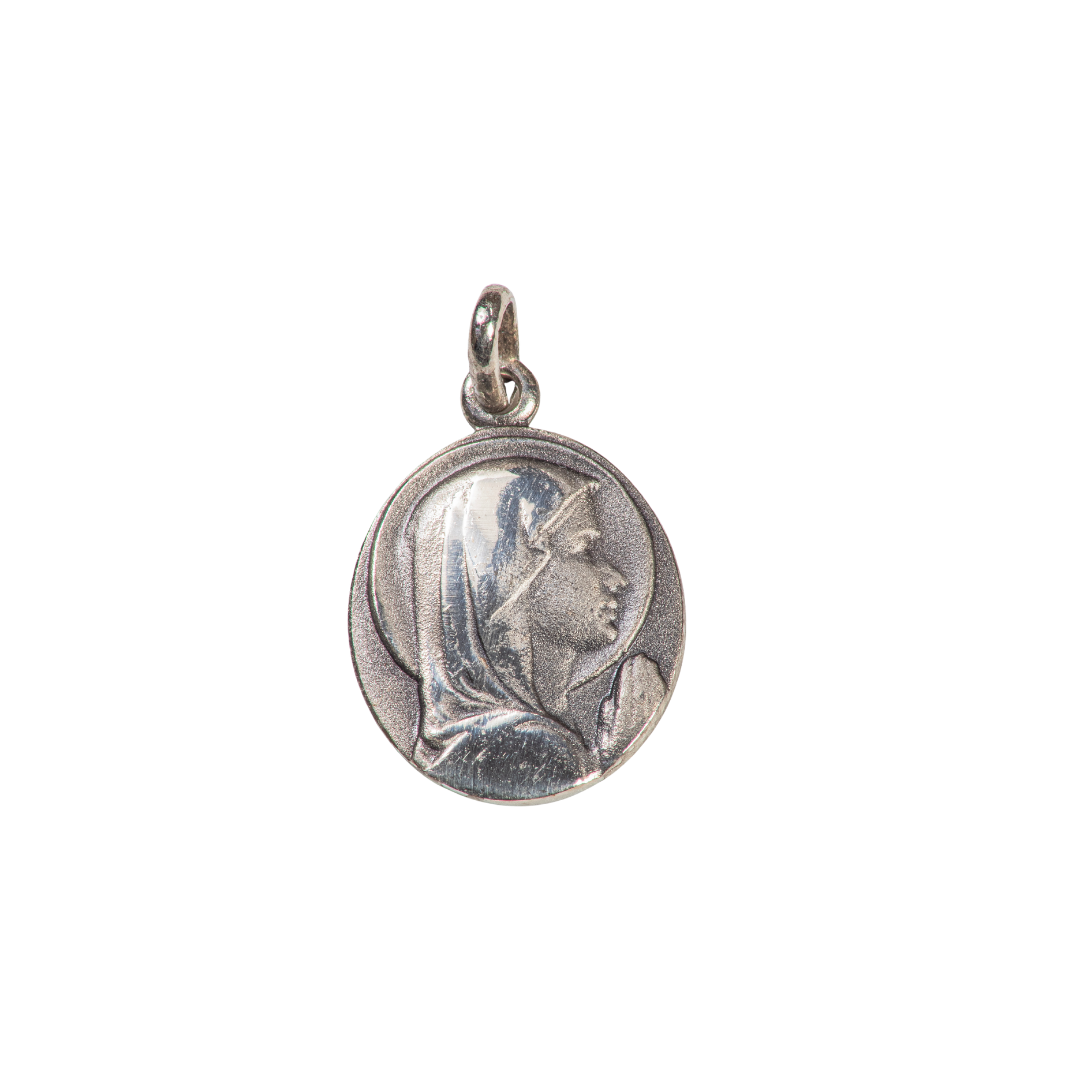 Medalla Virgen Niña de Plata Ovalada.