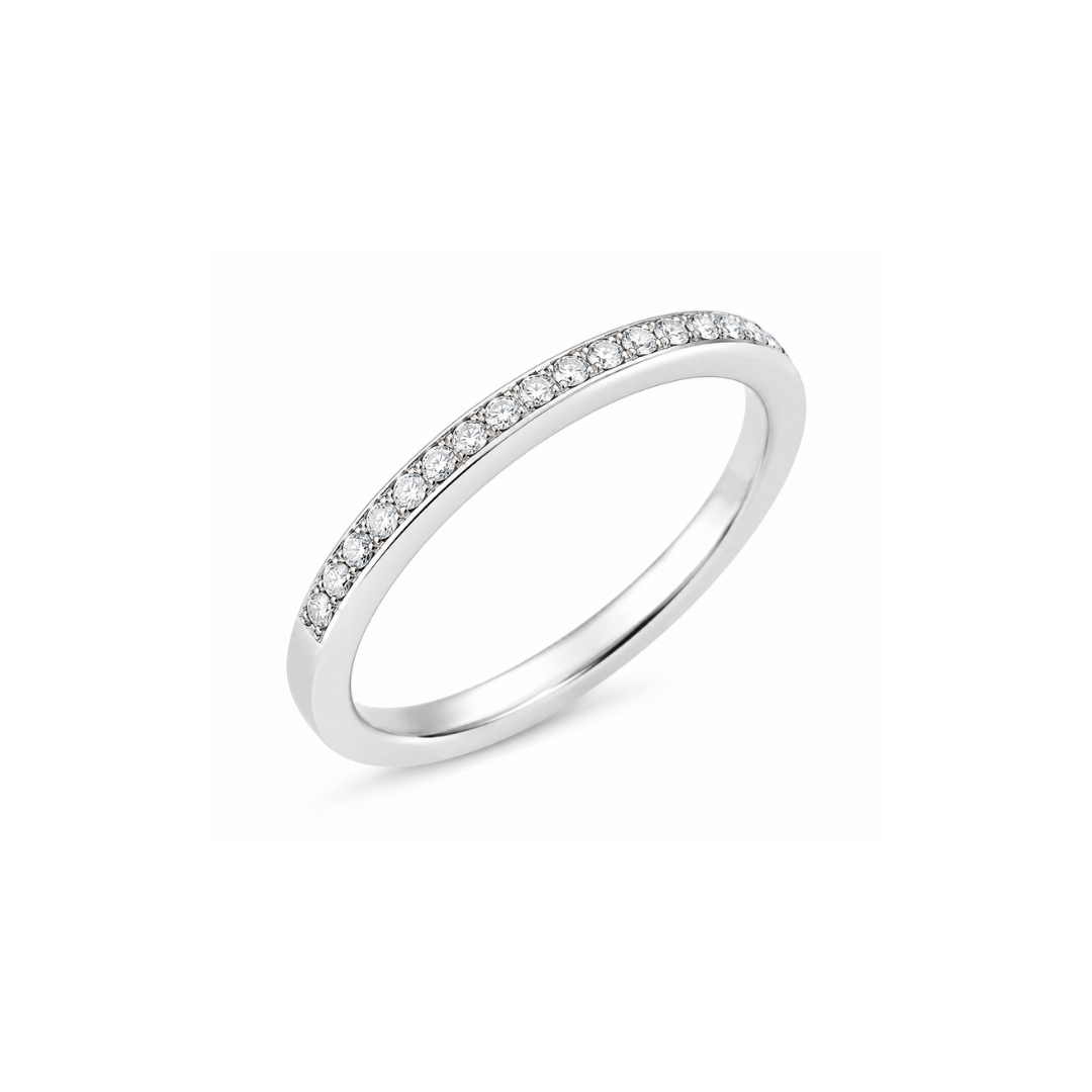 Anillo Medio Cintillo de Oro Blanco Brillantes Engaste Canal.