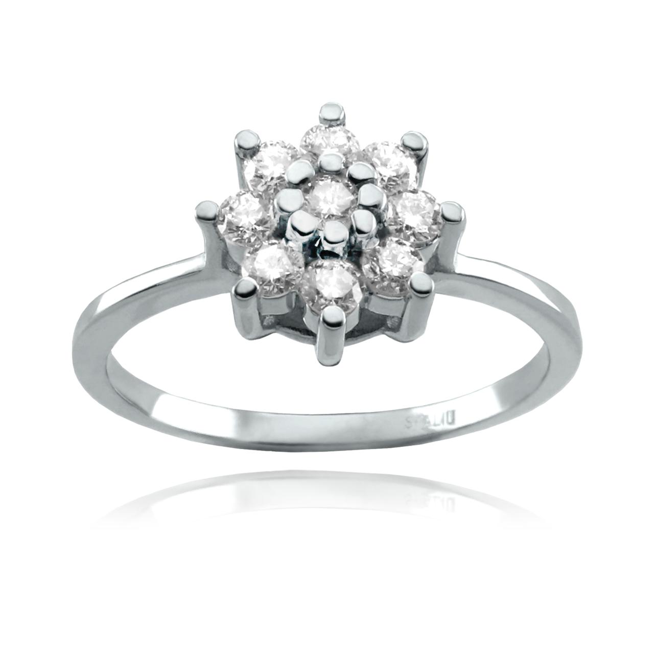 Anillo Flor de 9 Brillantes en Oro Blanco.